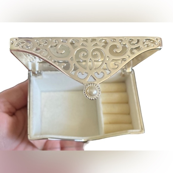 THINGS Remembered Trinket Jewelry Box Silver Tone filigree - Picture 2 of 11